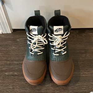 Vans Standard Mid Snow MTE Boot